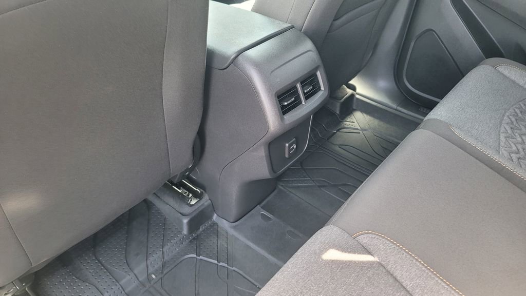 Used 2024 Chevrolet Equinox LT w/ LPO, Floor Liner Package FWD image 26