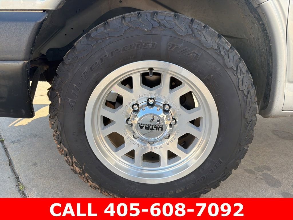 Used 2016 Chevrolet Express 2500 RWD image 8