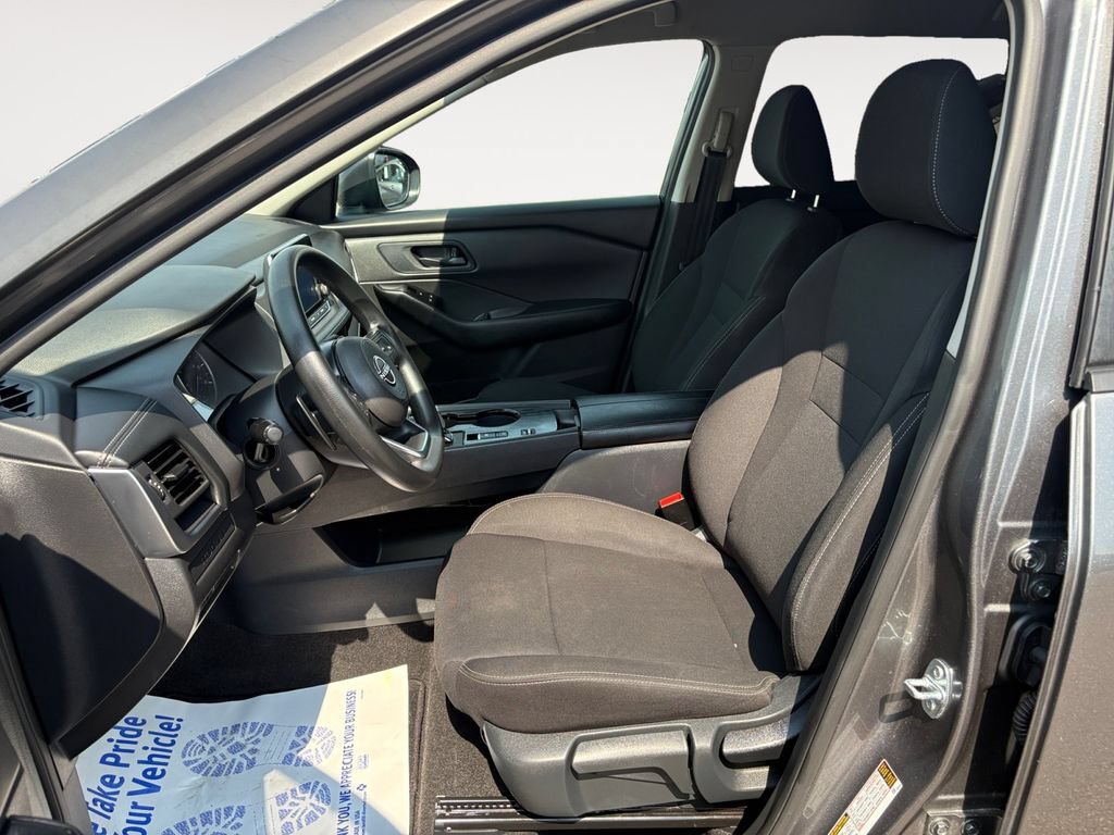 Used 2024 Nissan Rogue S FWD image 9