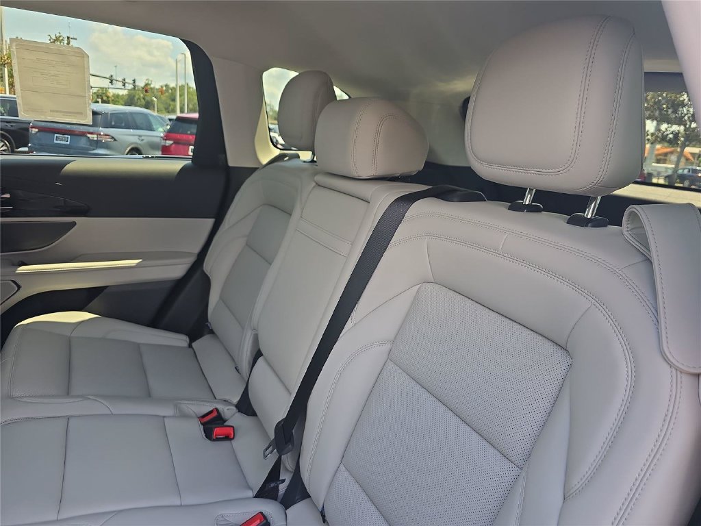 New 2026 Lincoln Nautilus Premier AWD/4WD image 11
