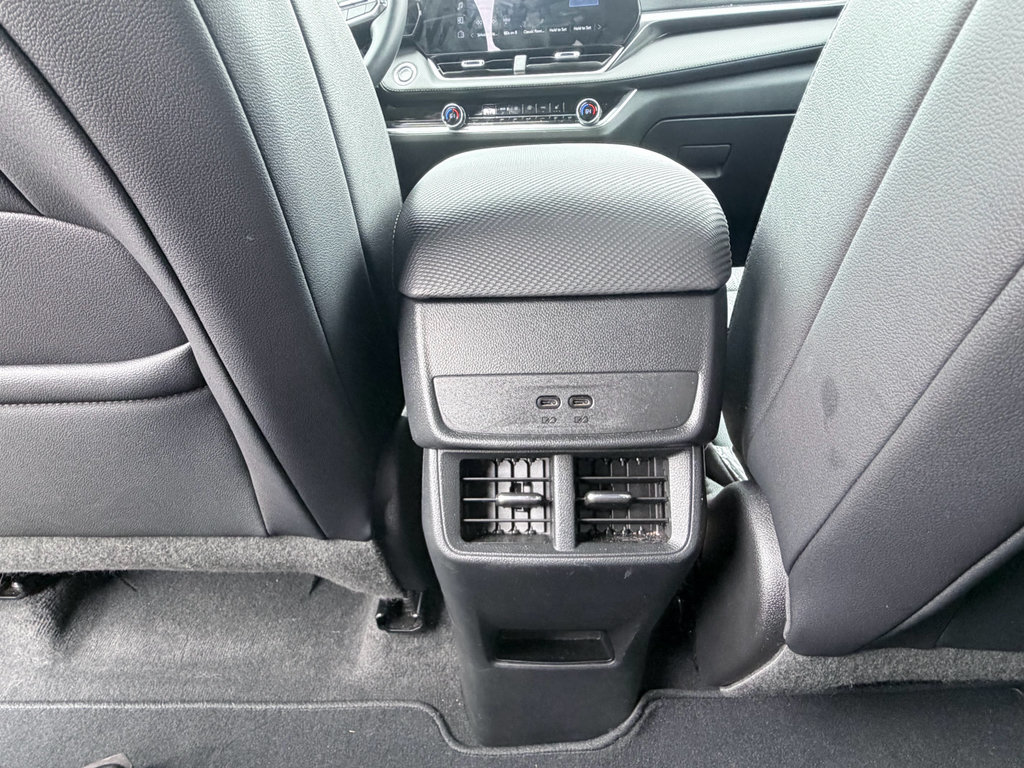 Used 2026 Chevrolet Equinox LT w/ Convenience Package II FWD image 27