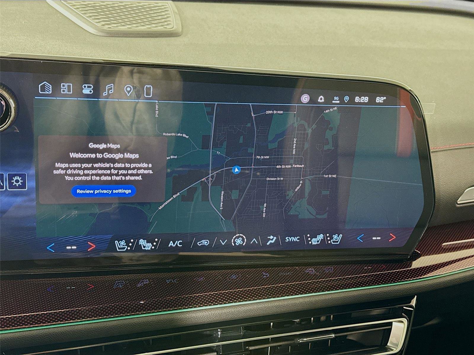 New 2026 Chevrolet Traverse RS w/ LPO, Floor Liner Package AWD/4WD image 8