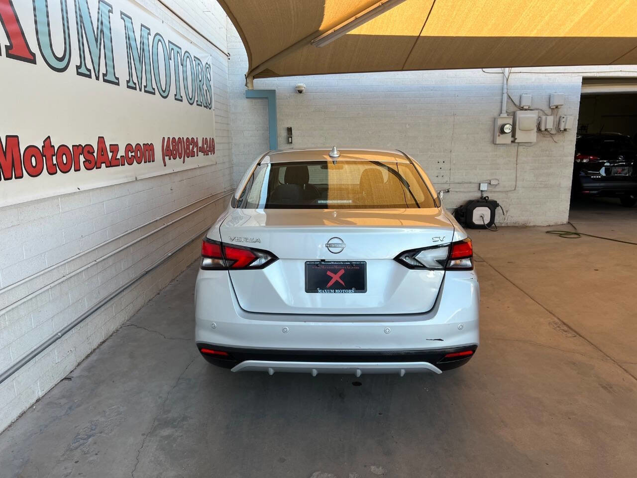 Used 2023 Nissan Versa SV image 4