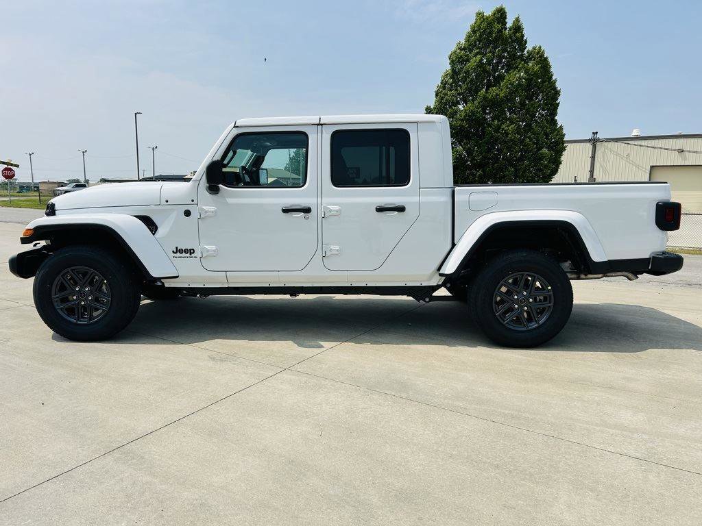 New 2025 Jeep Gladiator Sport image 34