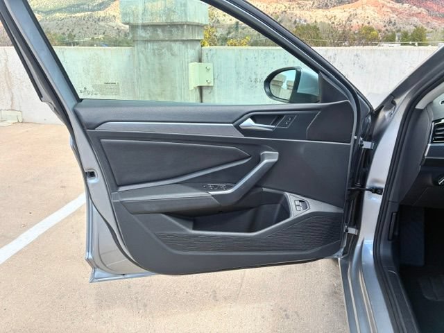 Used 2024 Volkswagen Jetta SE FWD image 10
