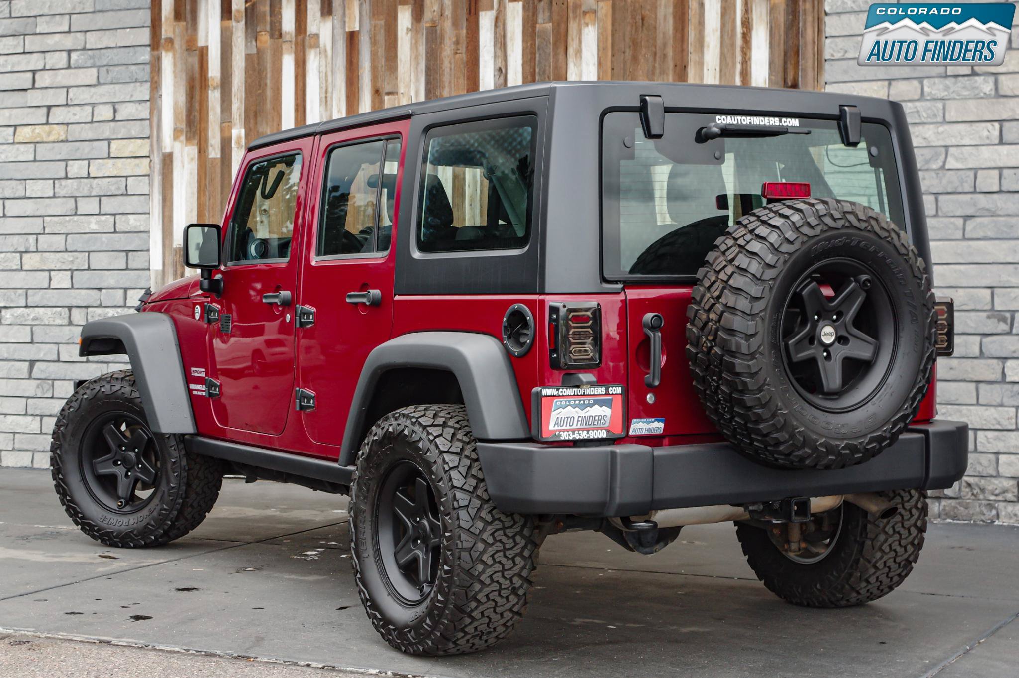 Used 2013 Jeep Wrangler Unlimited Sport w/ Max Tow Pkg AWD/4WD image 4