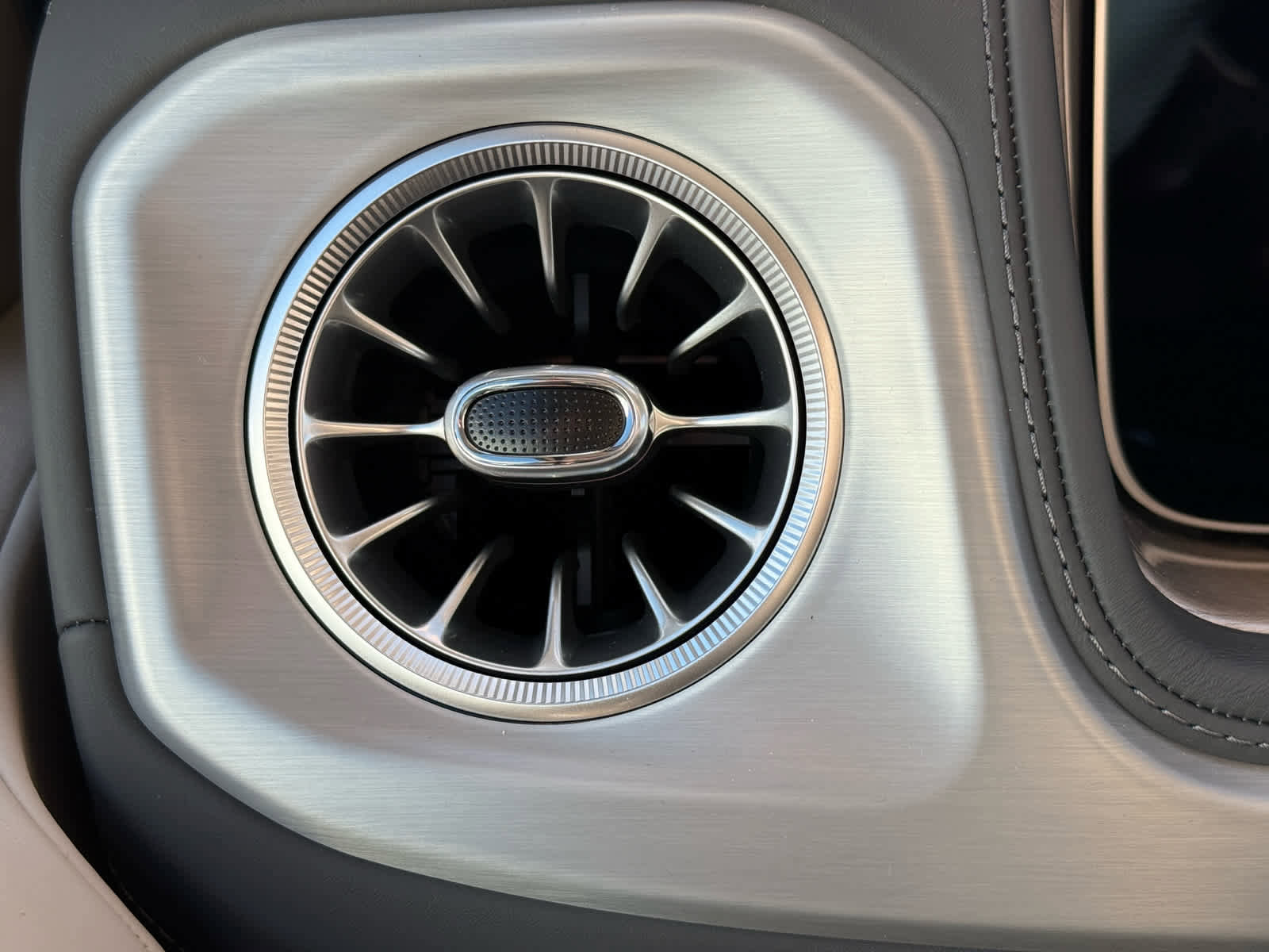 New 2026 Mercedes-Benz G 63 AMG 4MATIC image 28