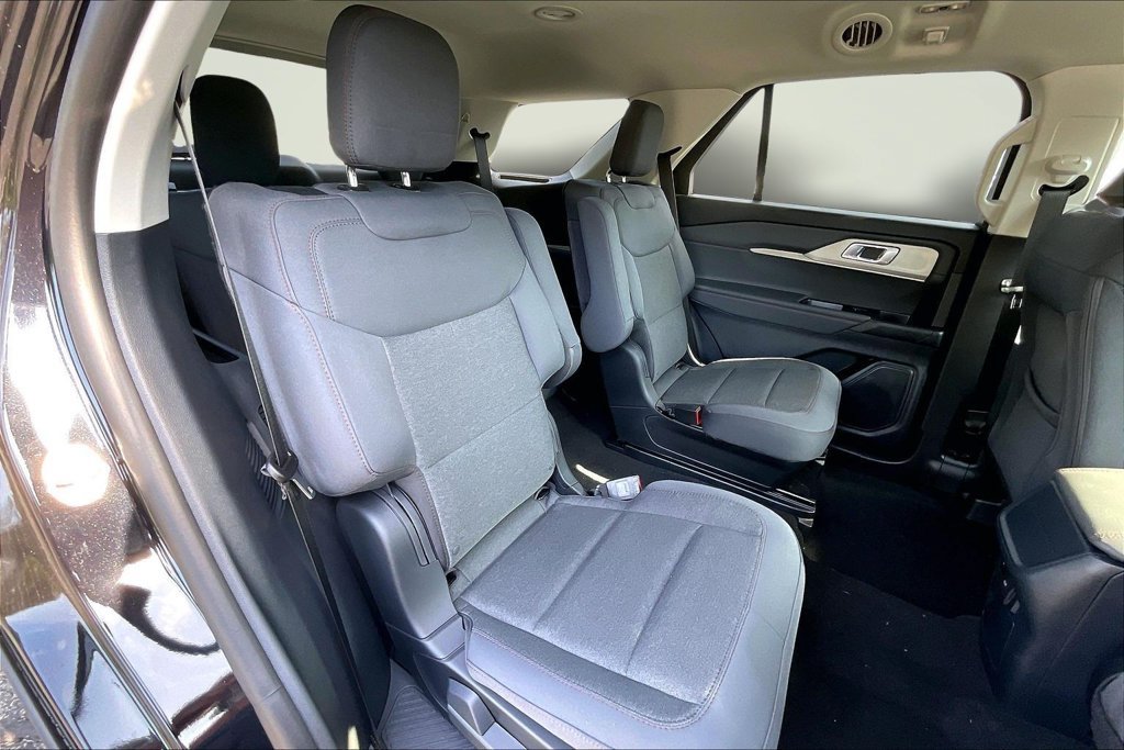 New 2026 Ford Explorer Active RWD image 10