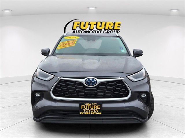 Certified 2024 Toyota Highlander XLE image 2