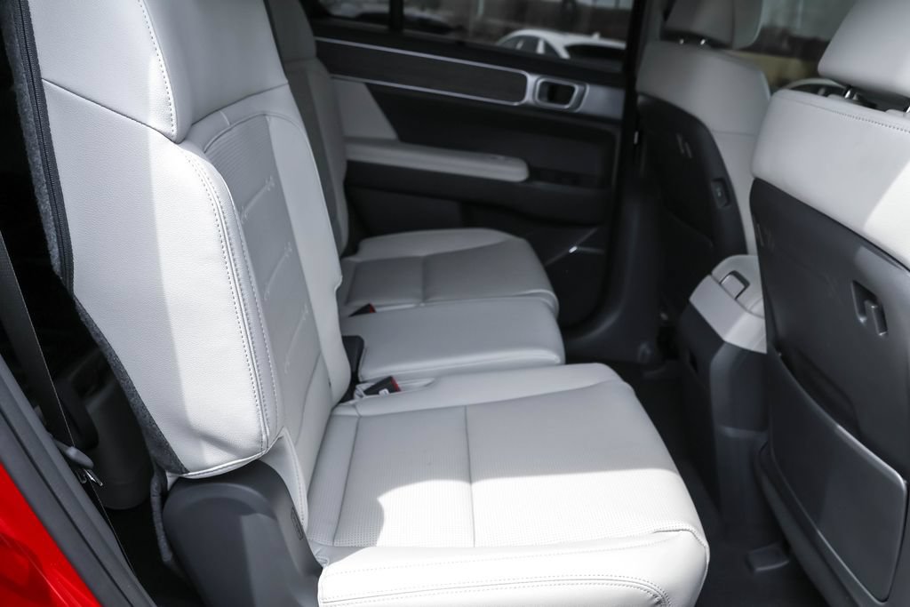 Used 2026 Hyundai Santa Fe Limited AWD/4WD image 31