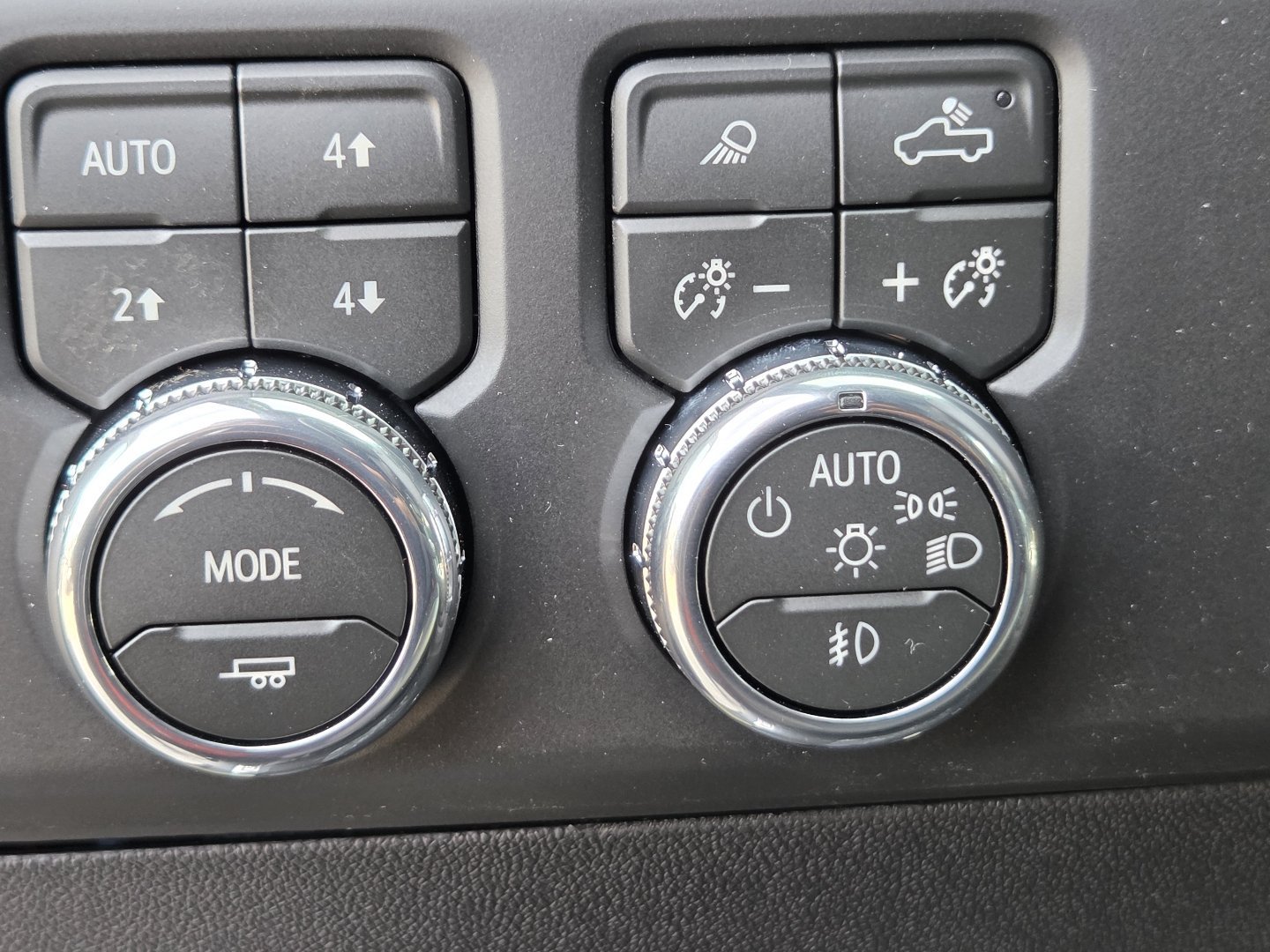 New 2026 GMC Sierra 2500 AT4 AWD/4WD image 31