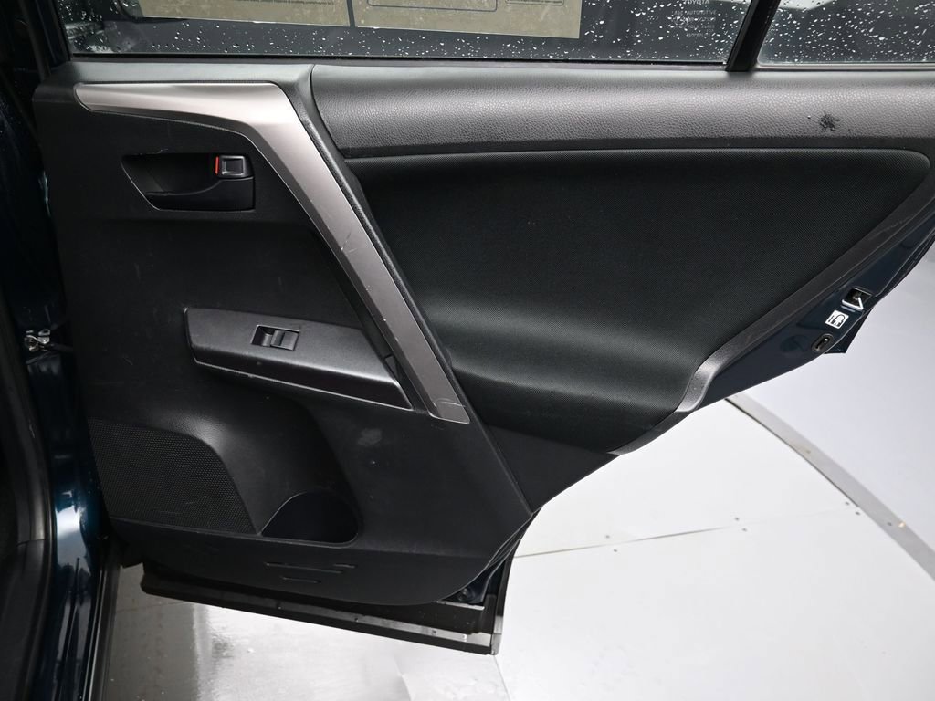 Used 2018 Toyota RAV4 LE w/ All Weather Liner Package AWD/4WD image 29