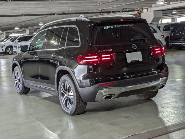 Used 2025 Mercedes-Benz GLB 250 image 11