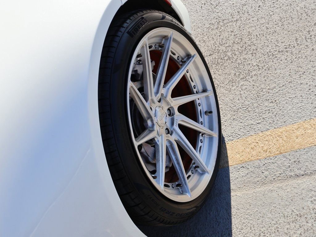 Used 2020 Aston Martin V8 Vantage Coupe image 35