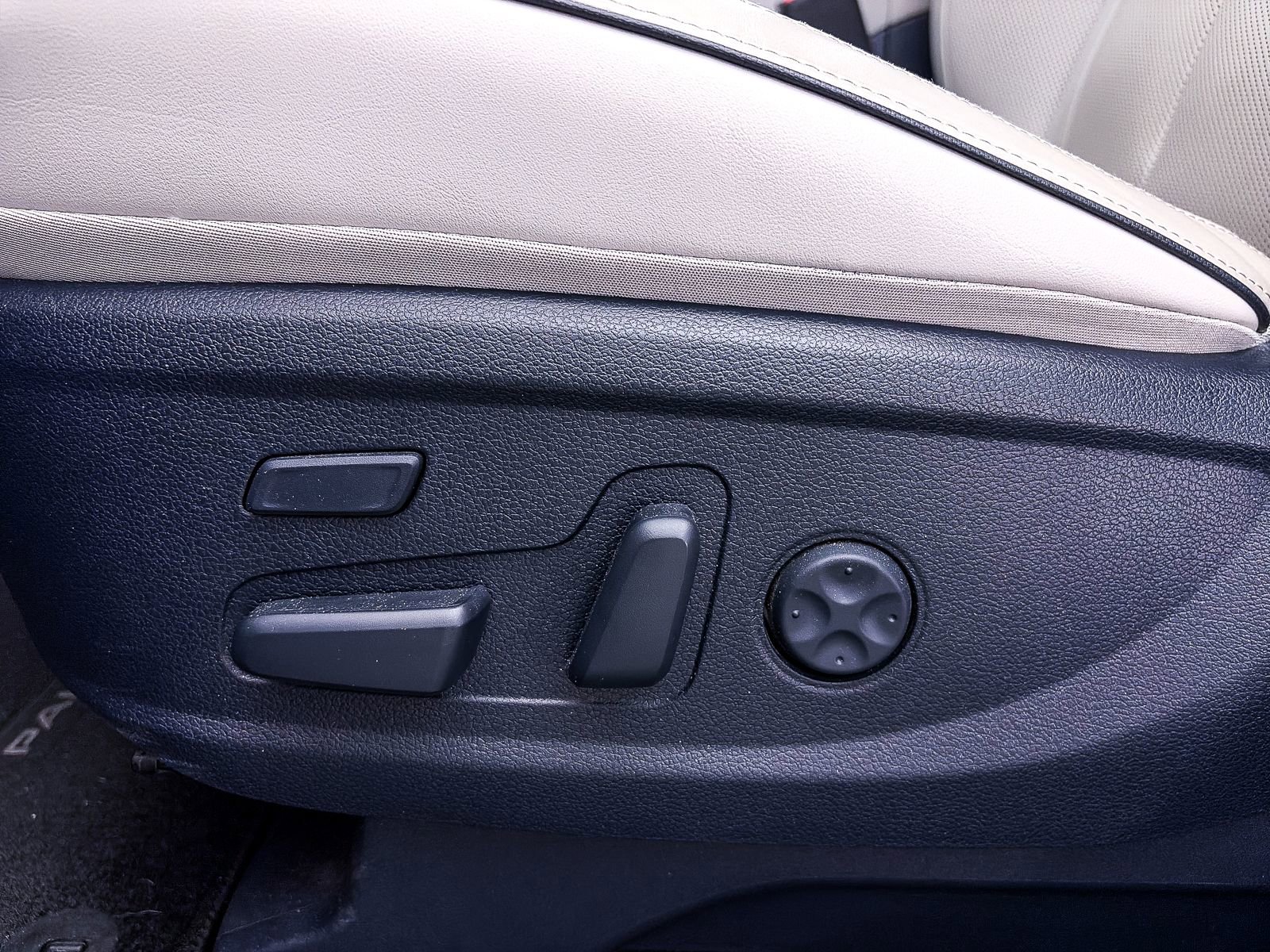 Used 2021 Hyundai Palisade Limited w/ Cargo Package FWD image 18