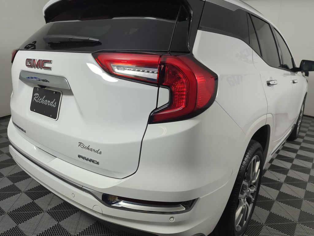 Used 2024 GMC Terrain Denali AWD/4WD image 5