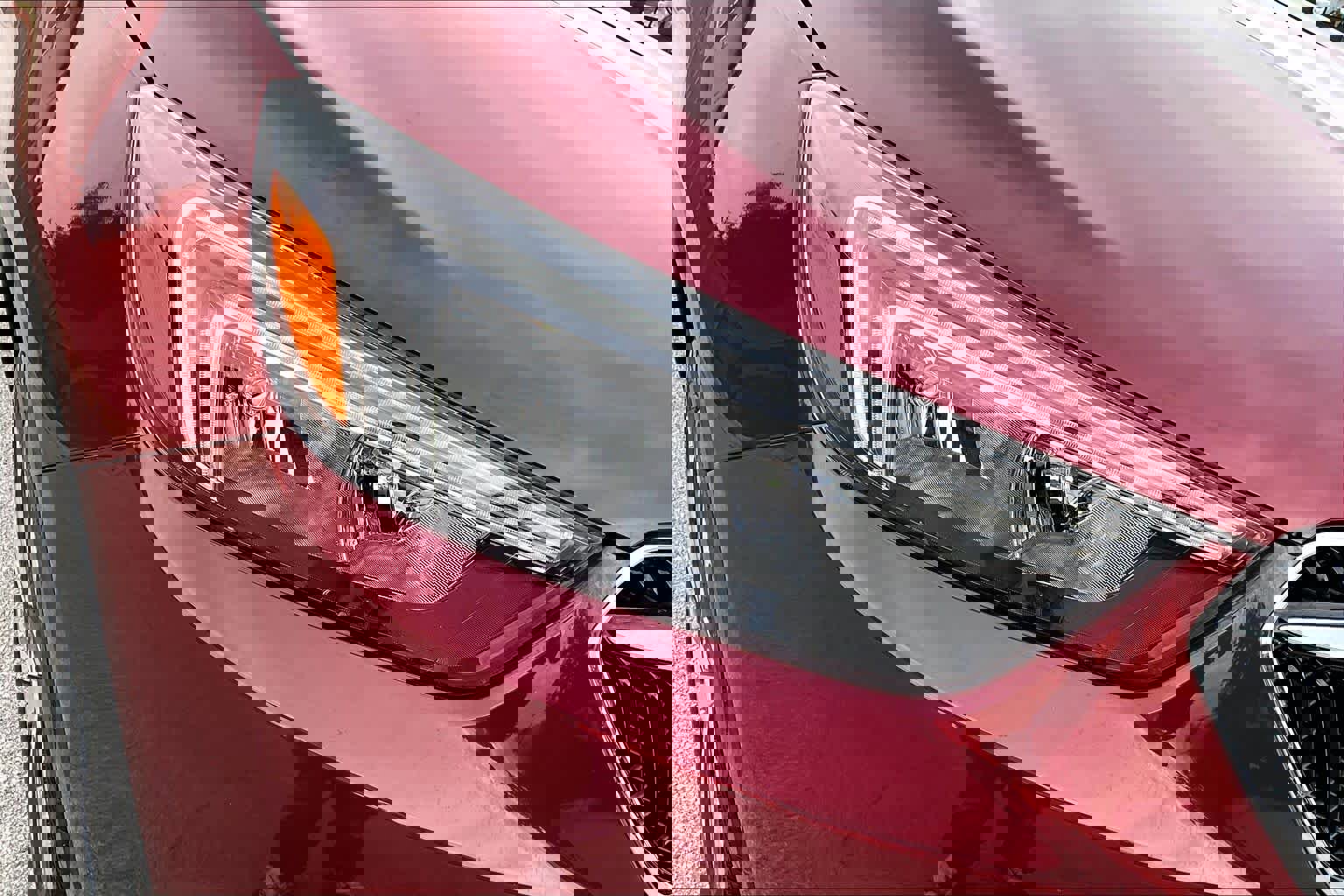 Used 2022 Buick Encore Preferred w/ Safety Package image 27