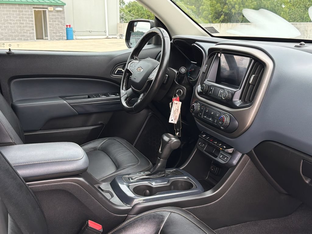 Used 2020 Chevrolet Colorado Z71 w/ Z71 Midnight Edition AWD/4WD image 11