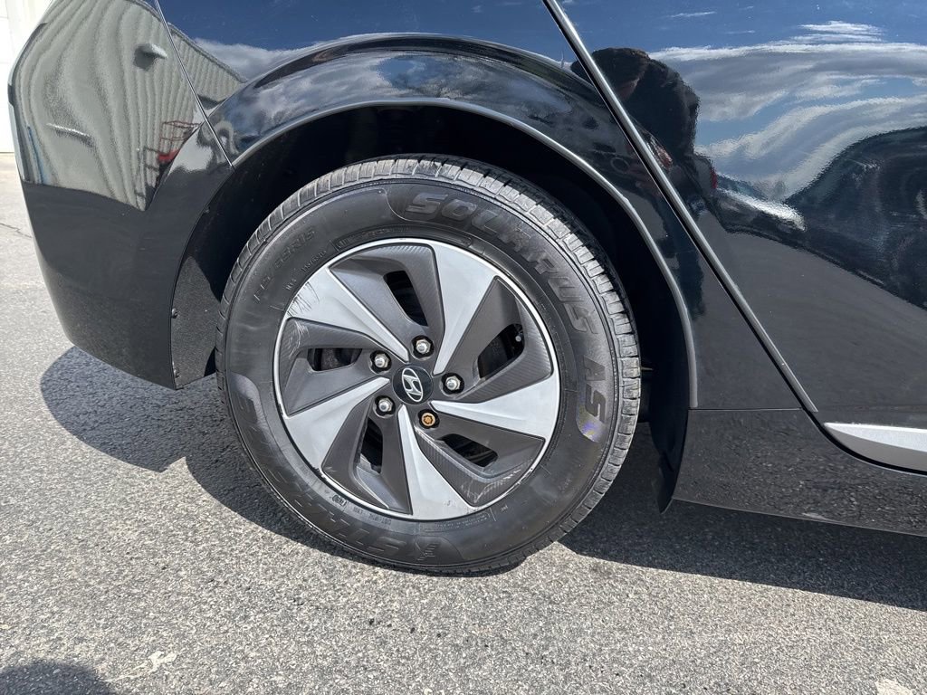 Used 2018 Hyundai Ioniq SEL image 9