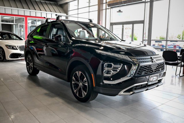 Used 2022 Mitsubishi Eclipse Cross SE image 3