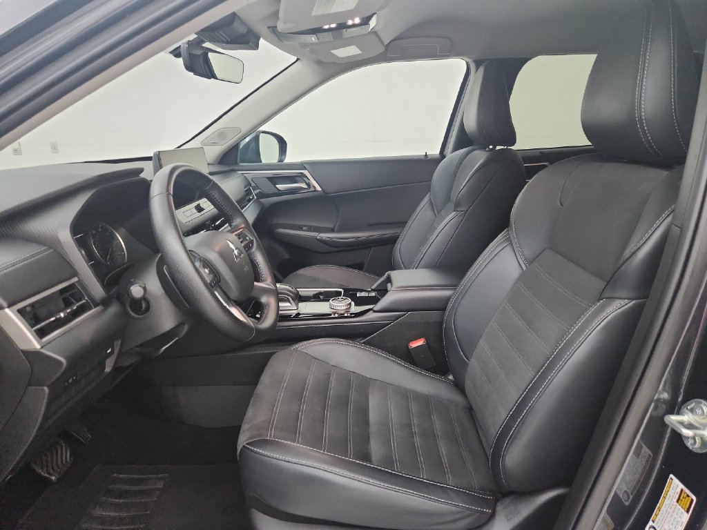 Used 2025 Mitsubishi Outlander SE AWD/4WD image 19