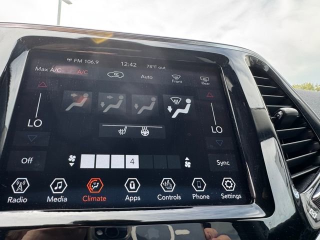 Used 2022 Jeep Cherokee Limited w/ Mopar Interior Package image 31