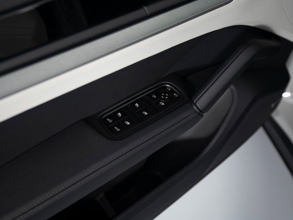 New 2026 Porsche Cayenne S image 14
