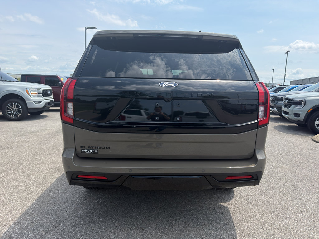 New 2027 Ford Expedition Platinum w/ Stealth Performance Package AWD/4WD image 6