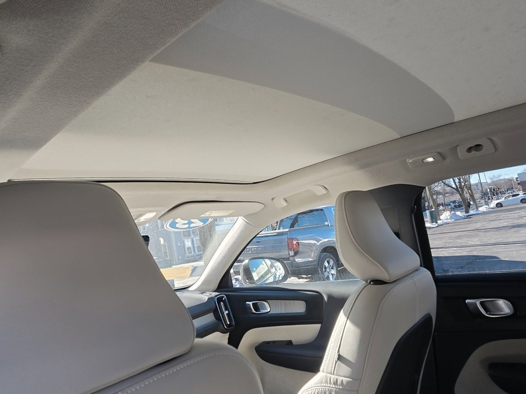 Certified 2023 Volvo XC40 B5 Plus w/ Driver Assist Package image 15