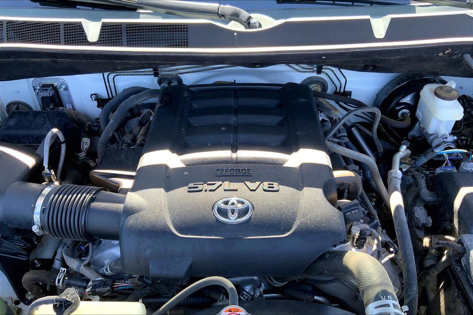 Used 2019 Toyota Tundra SR5 w/ SR5 Upgrade Package AWD/4WD image 32