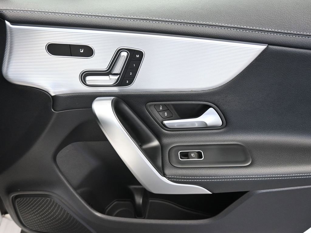 Used 2020 Mercedes-Benz CLA 250 4MATIC image 45