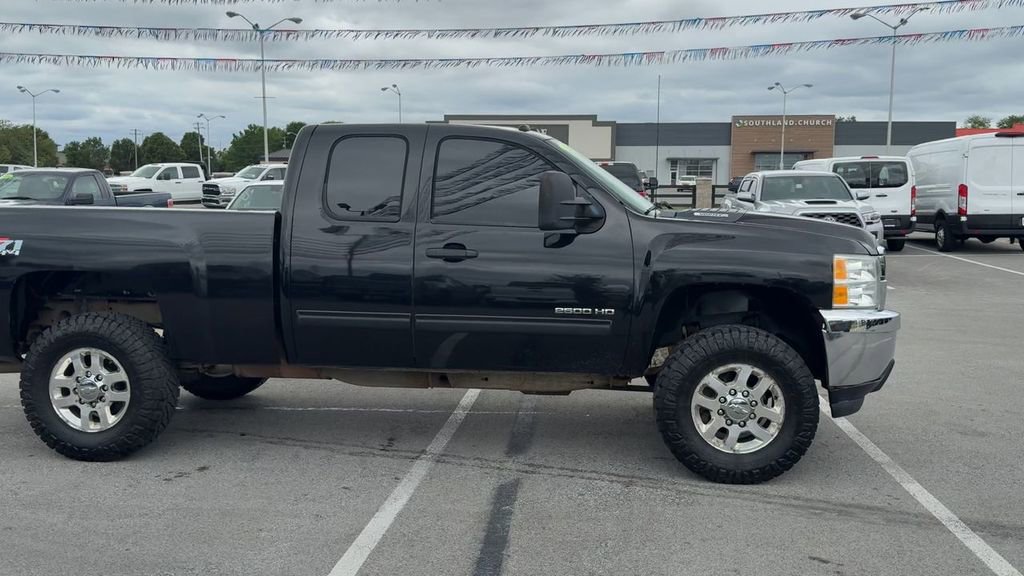 Used 2013 Chevrolet Silverado 2500 LT w/ Suspension Package, Off-Road AWD/4WD image 8