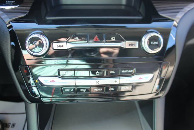 Used 2023 Ford Explorer Limited image 20