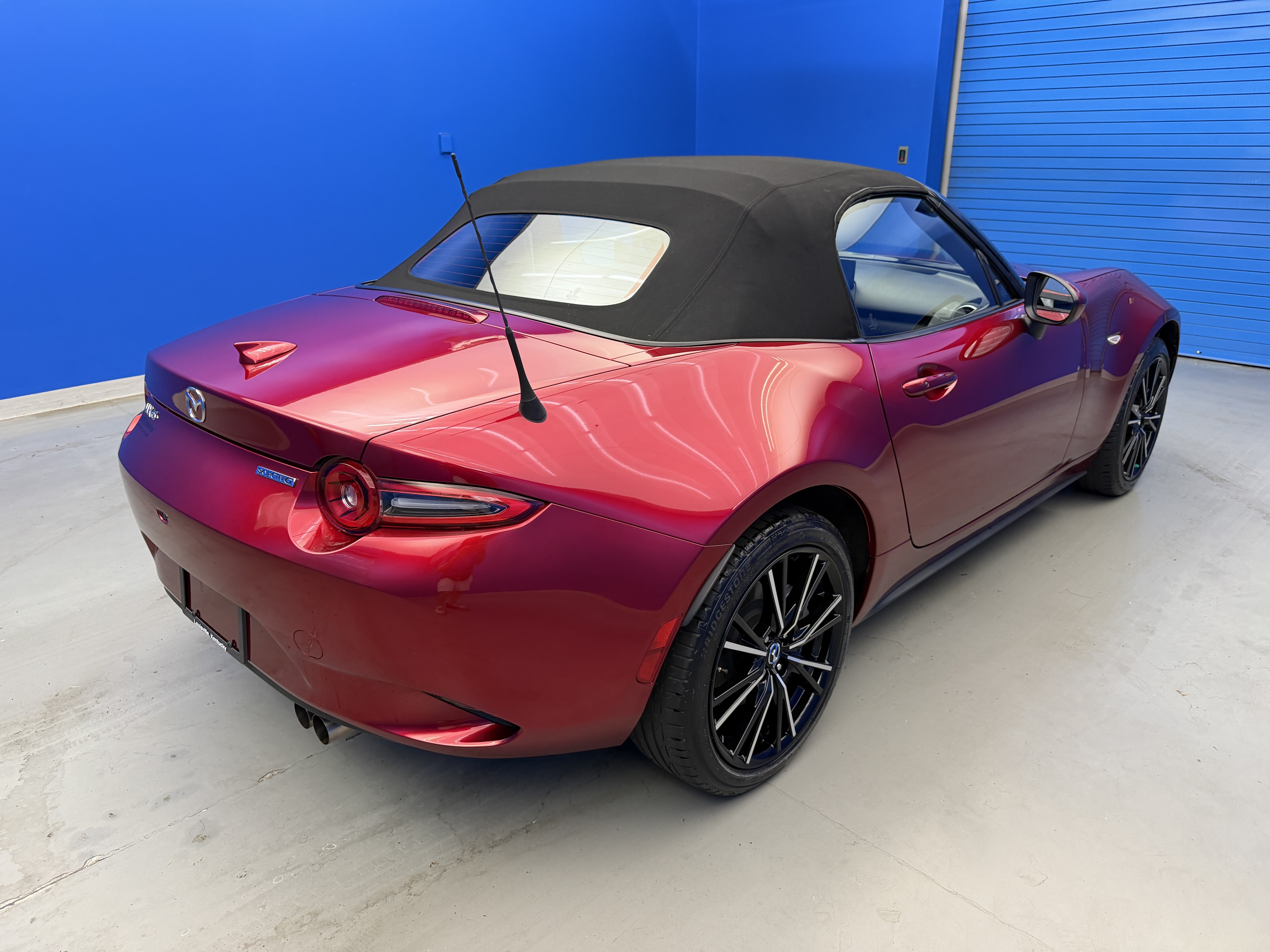 Used 2024 MAZDA MX-5 Miata Grand Touring RWD image 7
