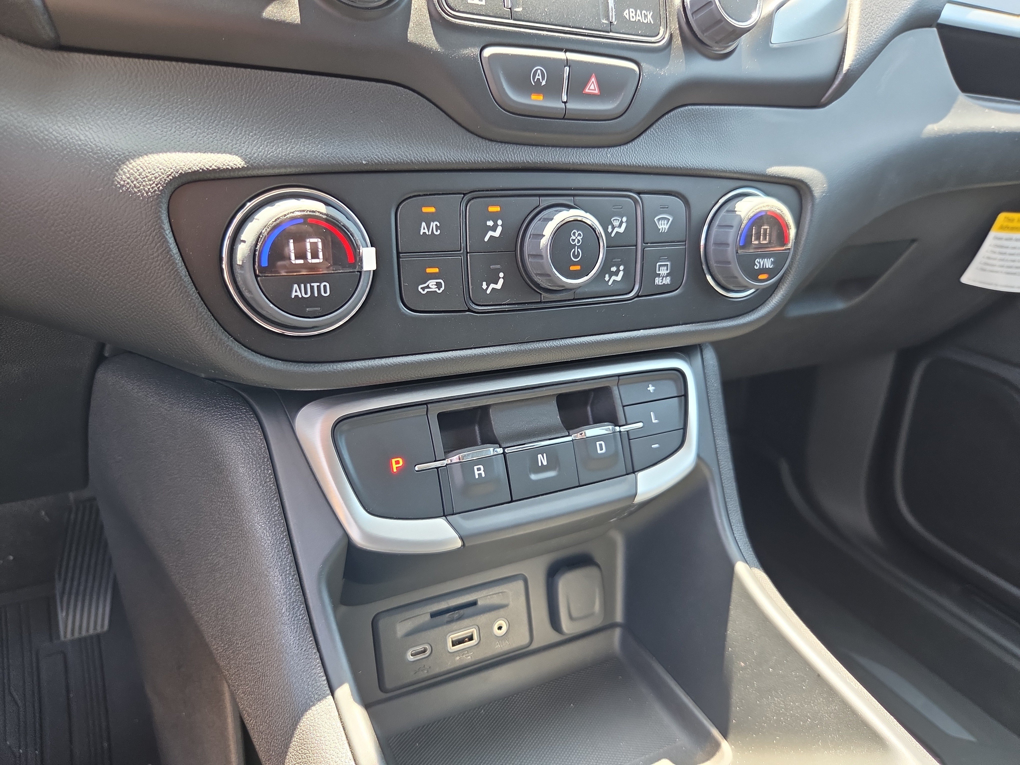 Used 2023 GMC Terrain SLT FWD image 22