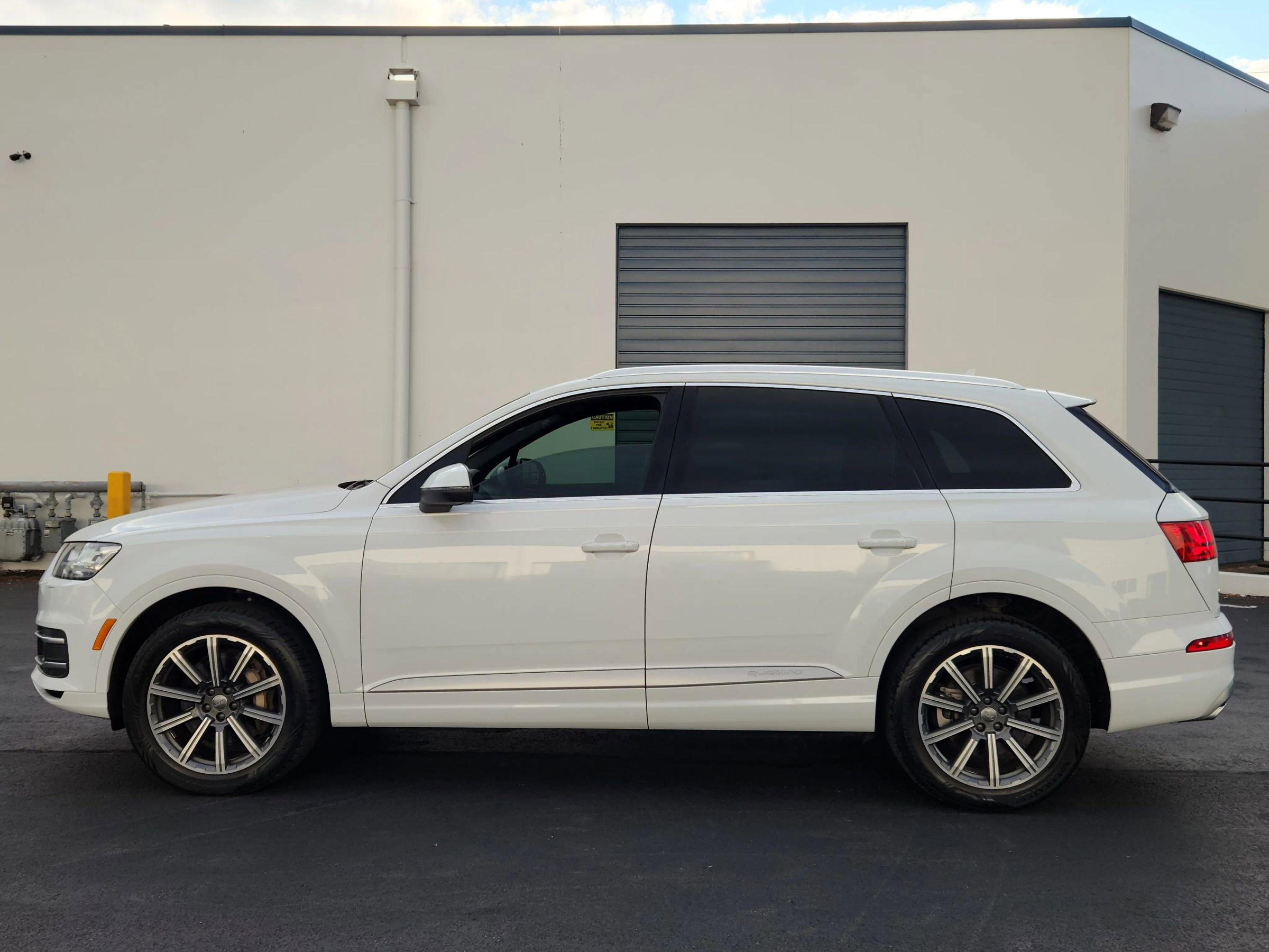 Used 2017 Audi Q7 3.0T Premium Plus image 2