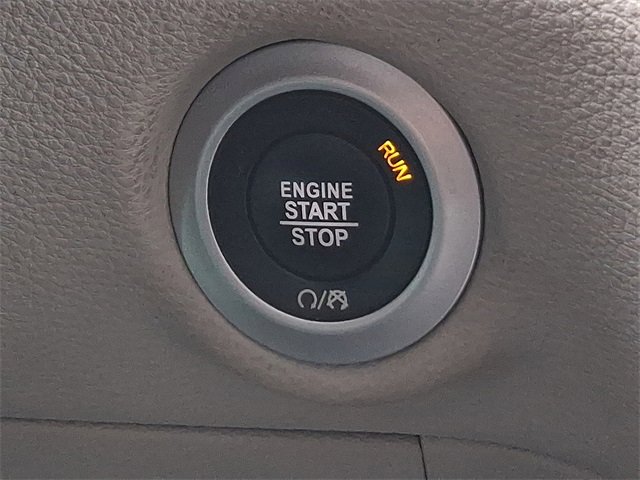 Used 2024 Chrysler Pacifica Select image 31