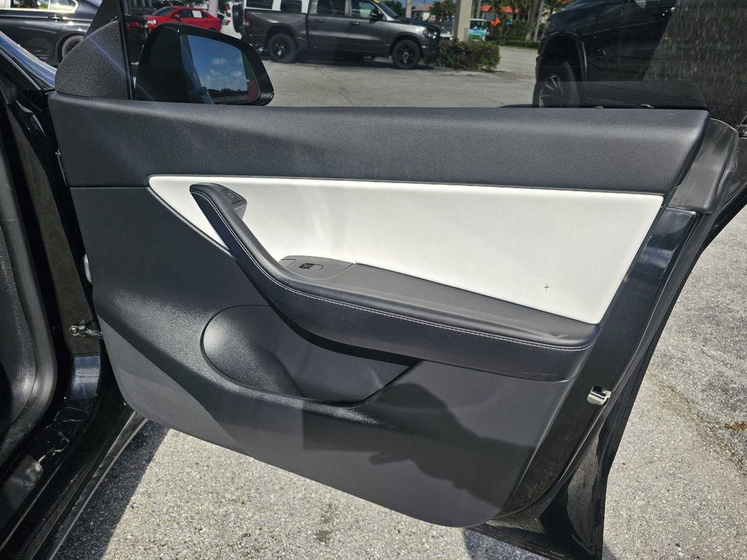 Used 2021 Tesla Model Y Performance image 20