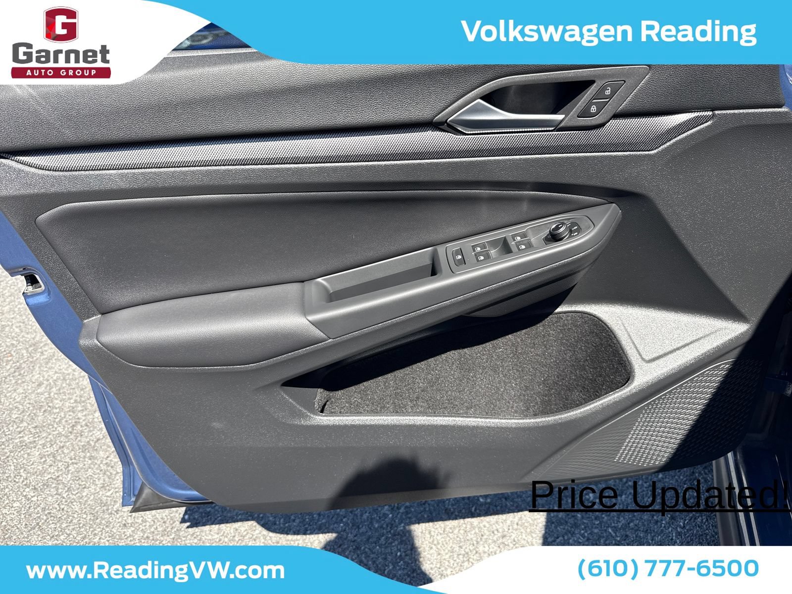Used 2025 Volkswagen GTI SE FWD image 11