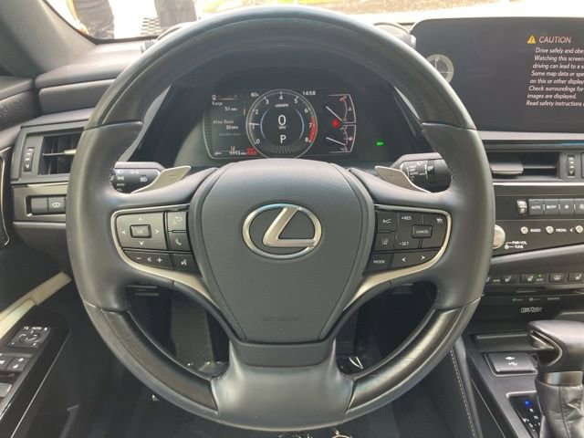 Used 2022 Lexus ES 350 Ultra Luxury w/ Accessory Package 2 image 9