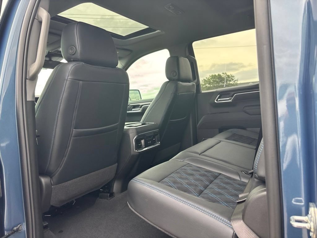 New 2026 GMC Sierra 1500 Elevation w/ Elevation Premium Package AWD/4WD image 28