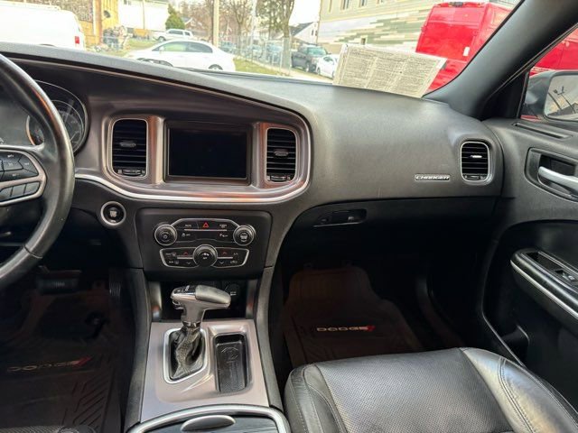 Used 2020 Dodge Charger SXT w/ Leather Interior Group RWD image 20