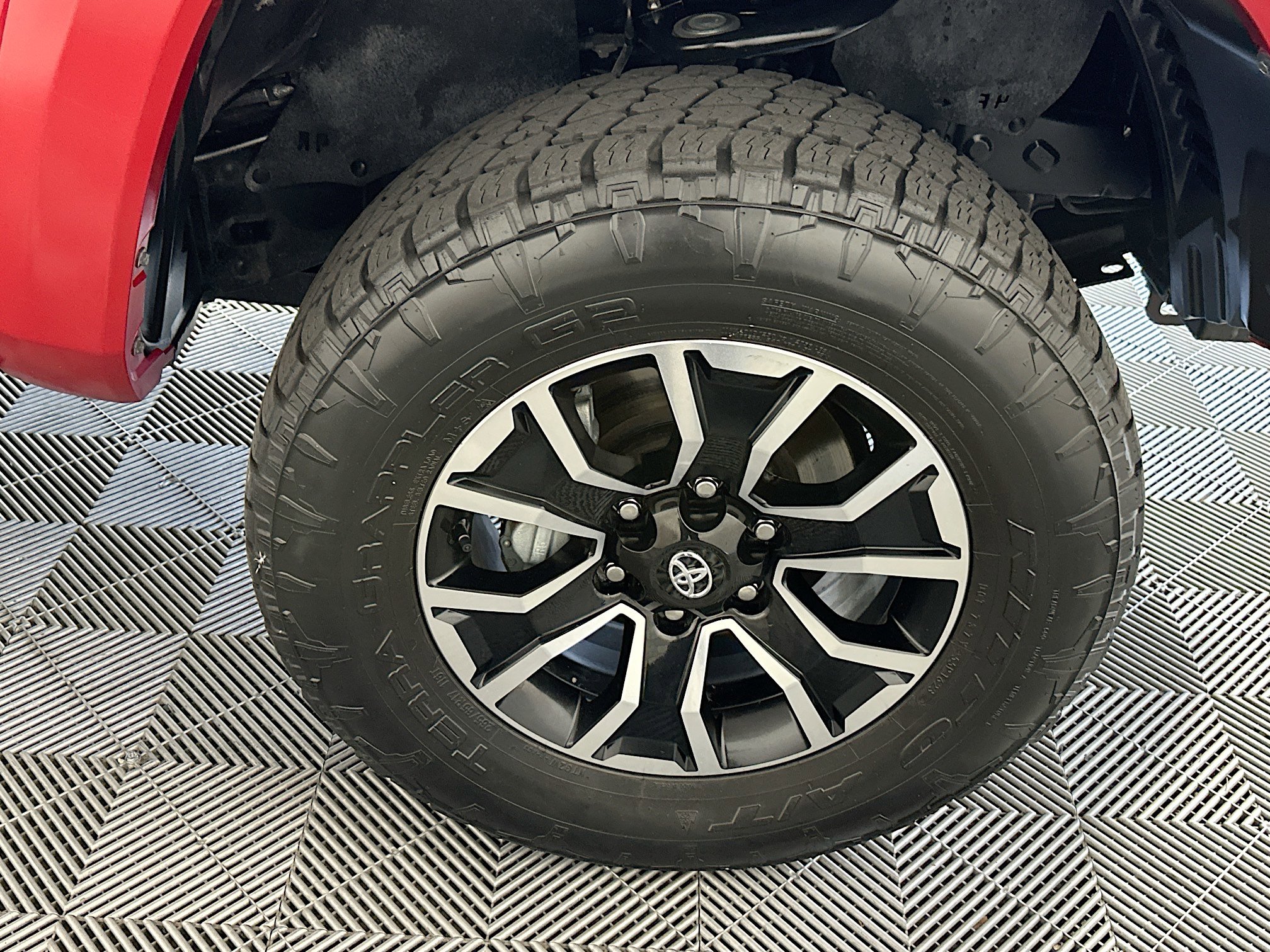Used 2023 Toyota Tacoma TRD Sport w/ Advanced Technology Package image 11