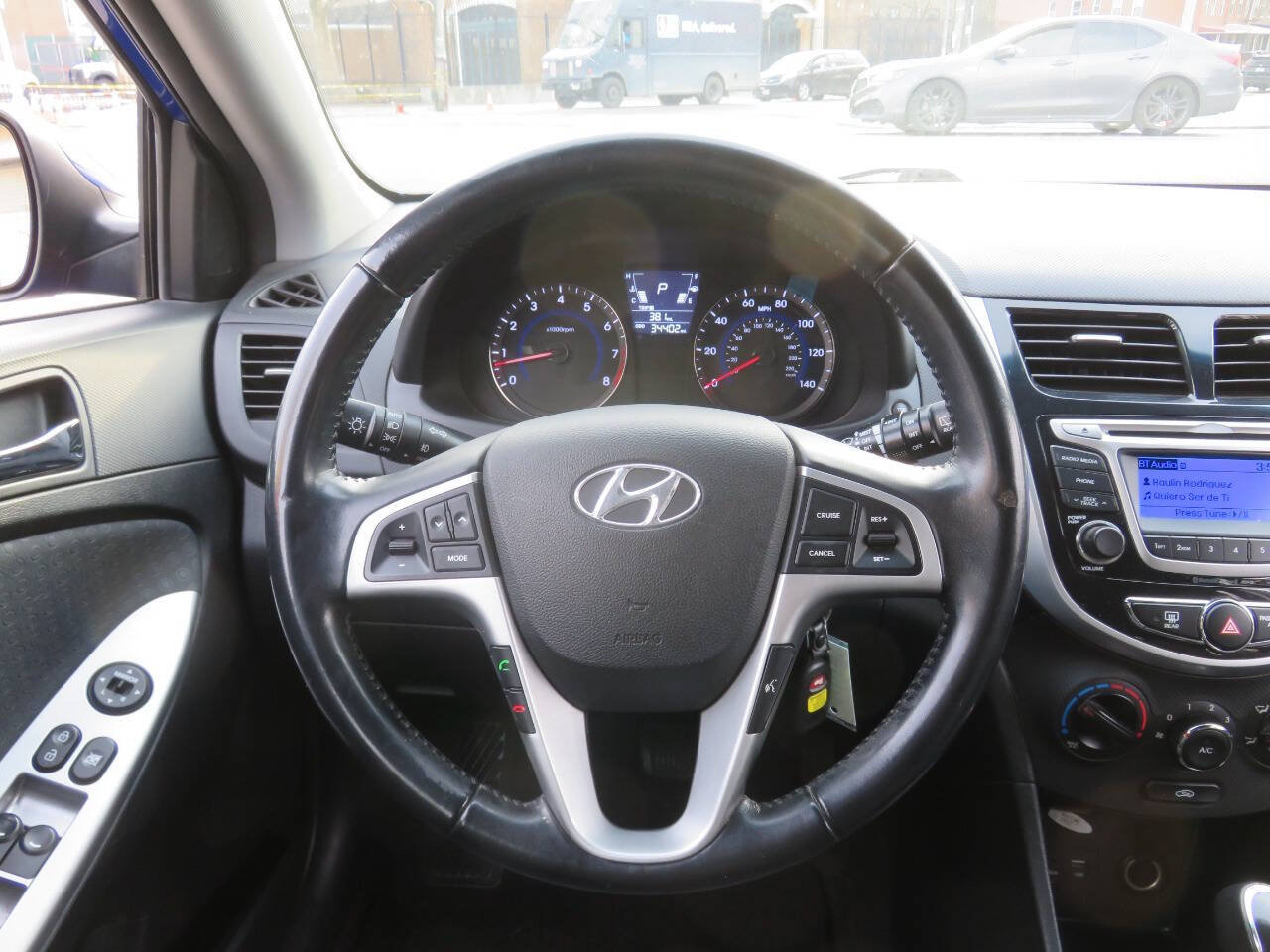 Used 2014 Hyundai Accent SE w/ Option Group 3 FWD image 14