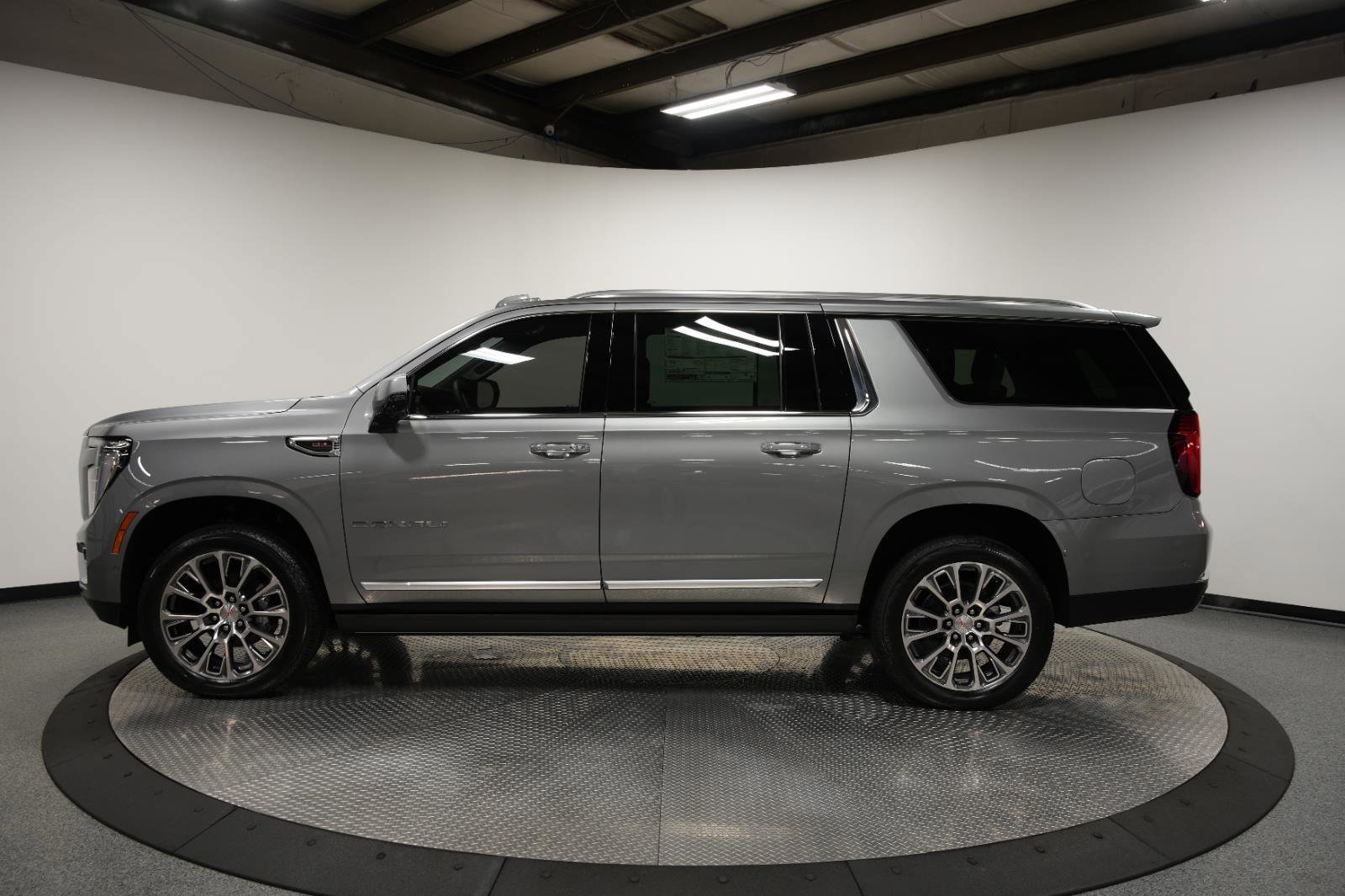 New 2026 GMC Yukon XL Denali w/ Sun & Power Step Package image 7