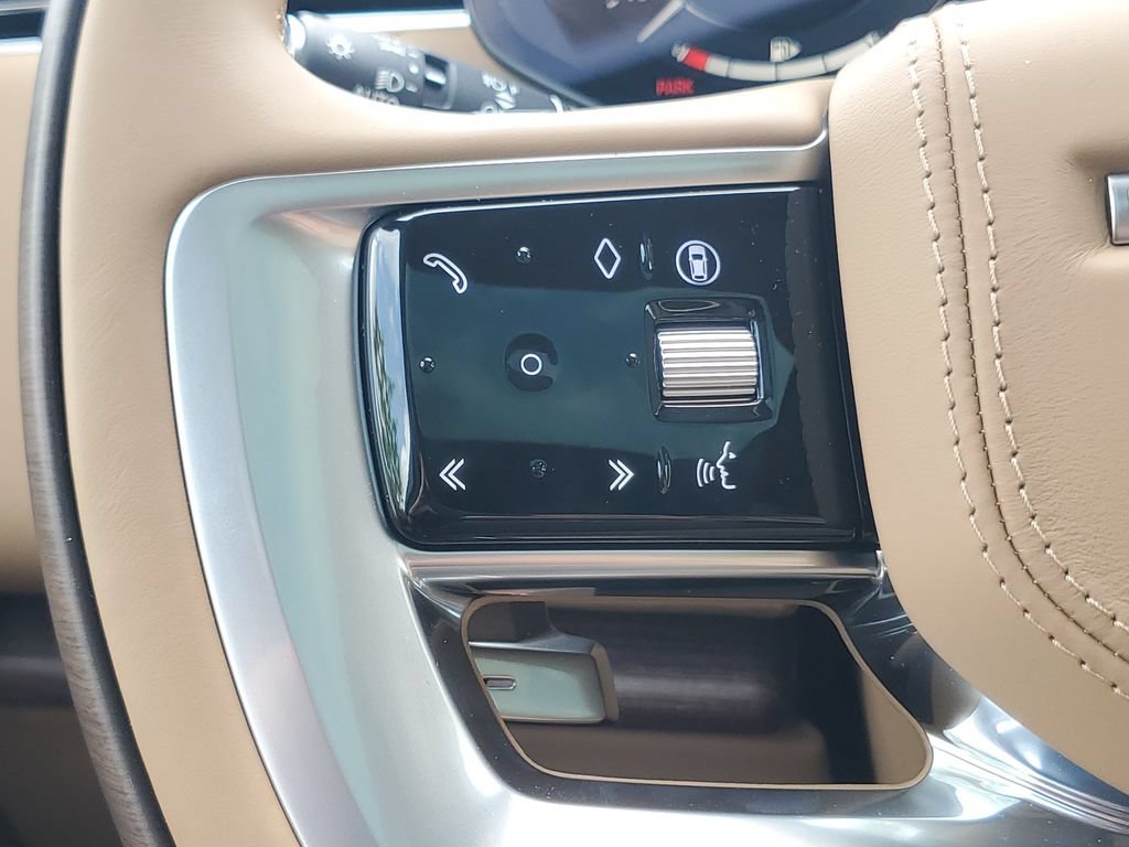 New 2026 Land Rover Range Rover Long Wheelbase SE AWD/4WD image 16