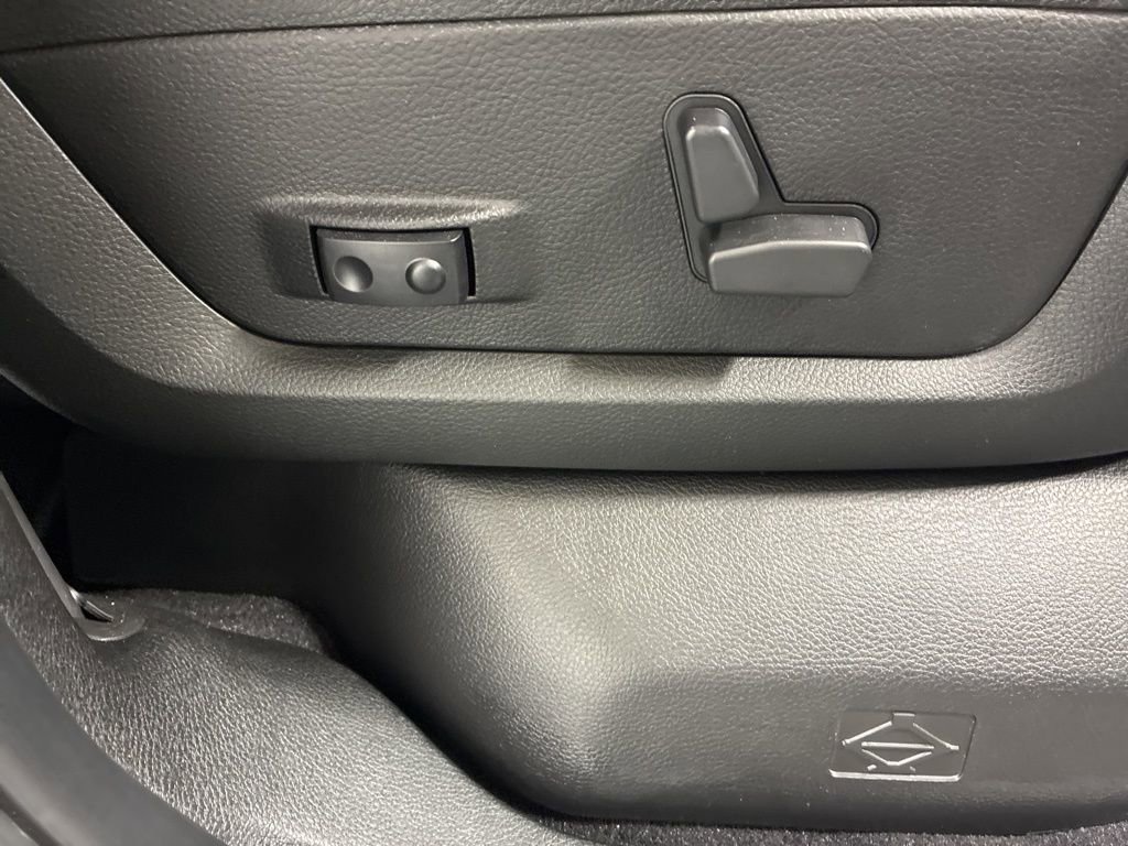 Used 2026 RAM 2500 Laramie image 28