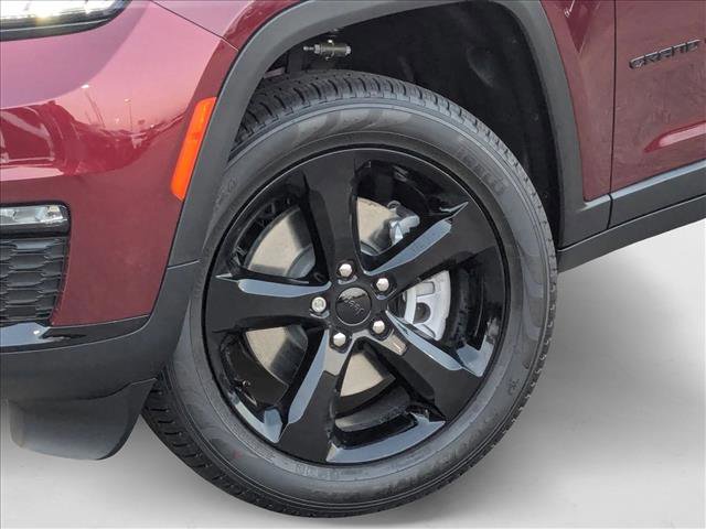 New 2025 Jeep Grand Cherokee L Limited w/ Black Appearance Package image 10