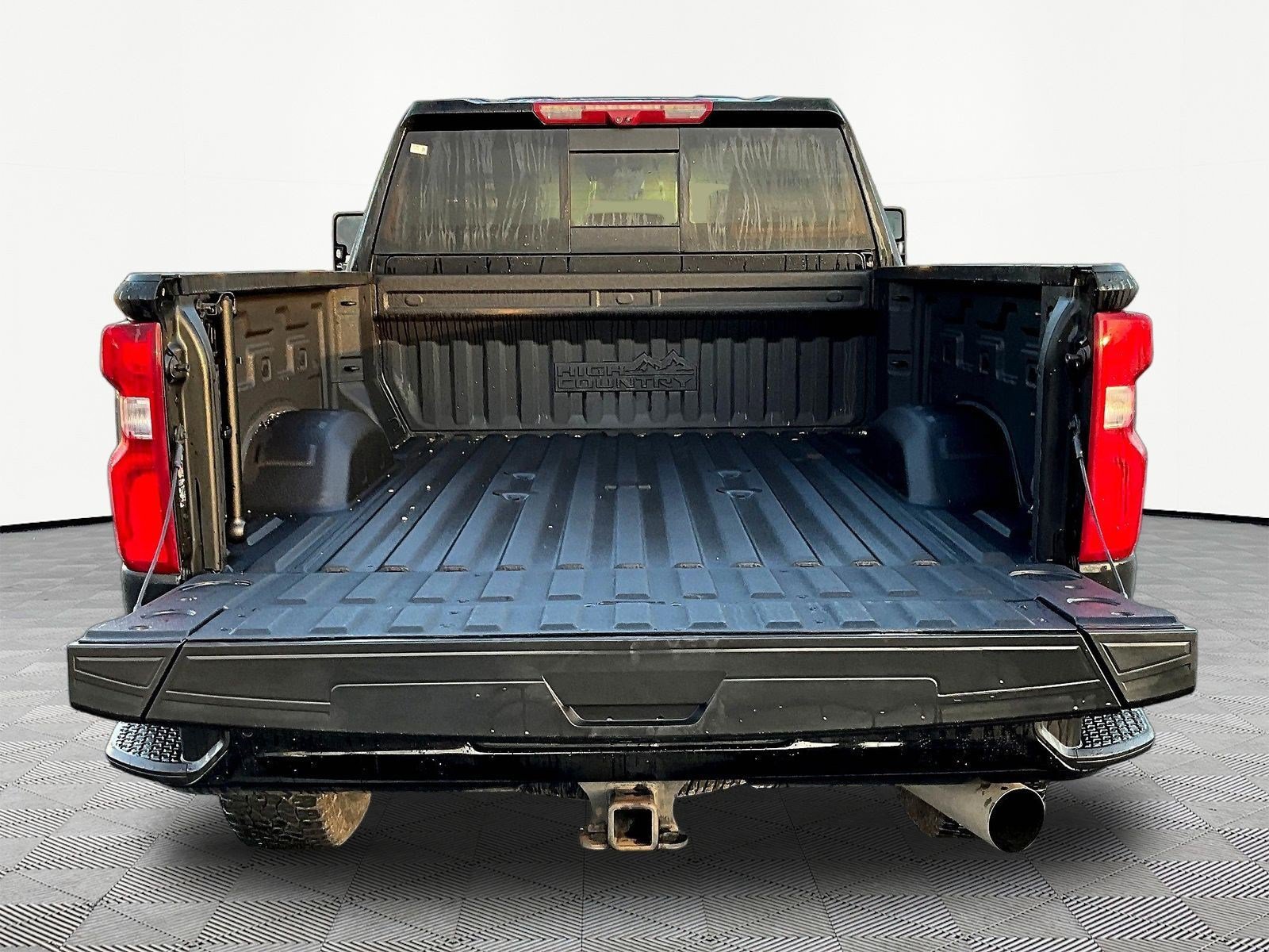 Used 2024 Chevrolet Silverado 2500 High Country w/ Technology Package AWD/4WD image 7