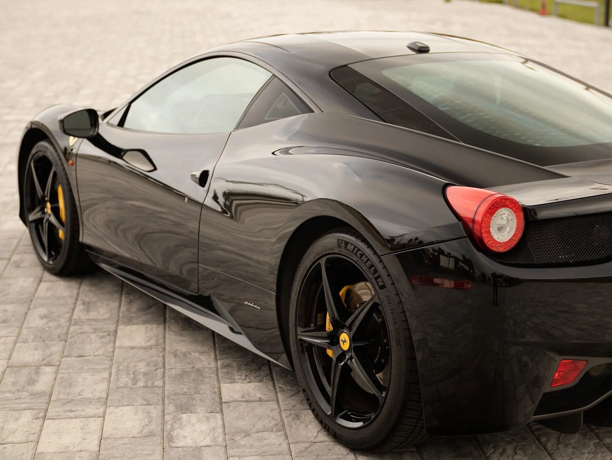 Used 2010 Ferrari 458 Italia Coupe image 15